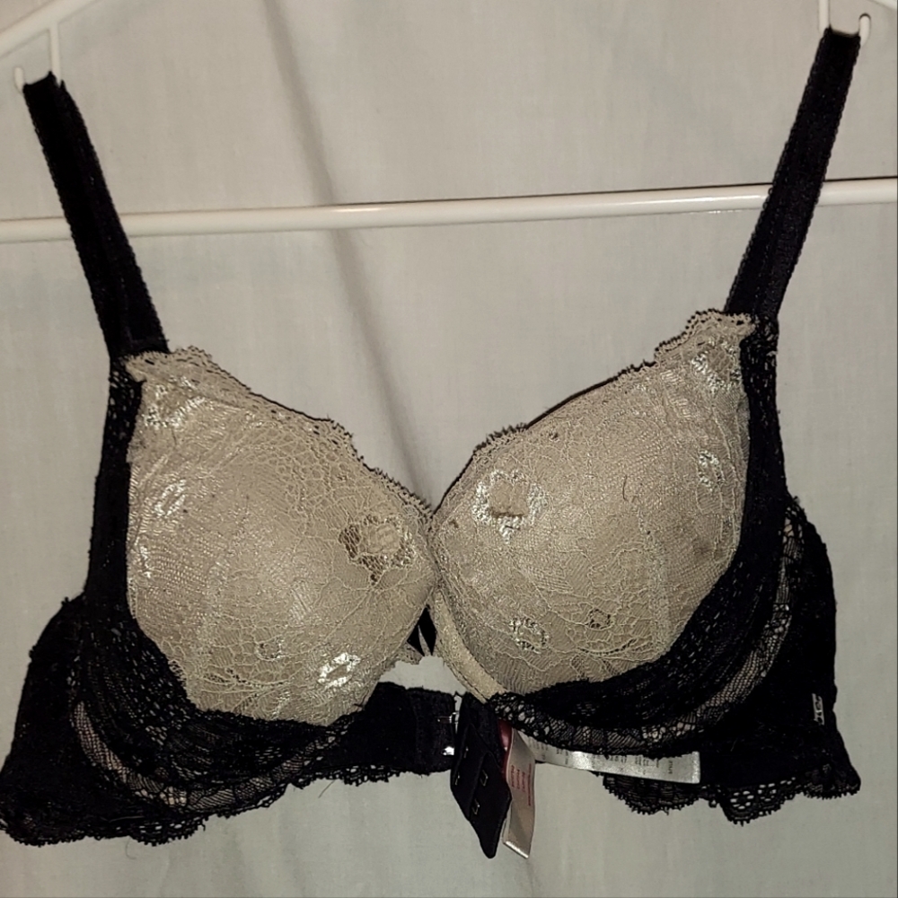 Scandale paris bra